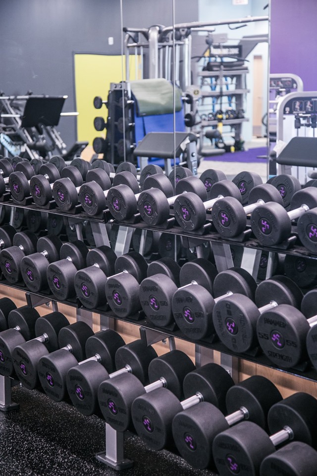 anytime fitness free weights